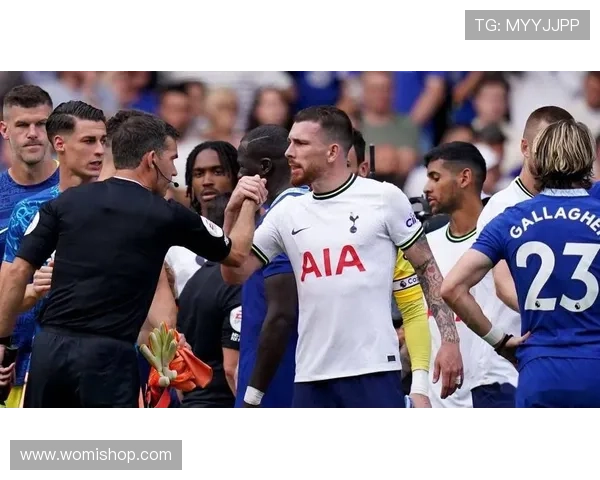 2025年丹麦足球先生候选人揭晓弗罗霍尔特尤尔曼霍伊别尔三人争夺荣耀